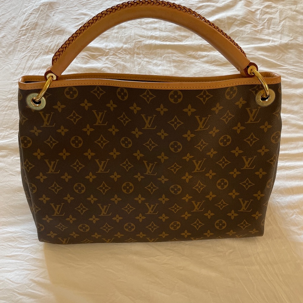Louis Vuitton Artsy MM